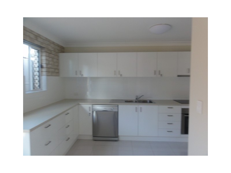 2/58 Kate Street, Woody Point QLD 4019