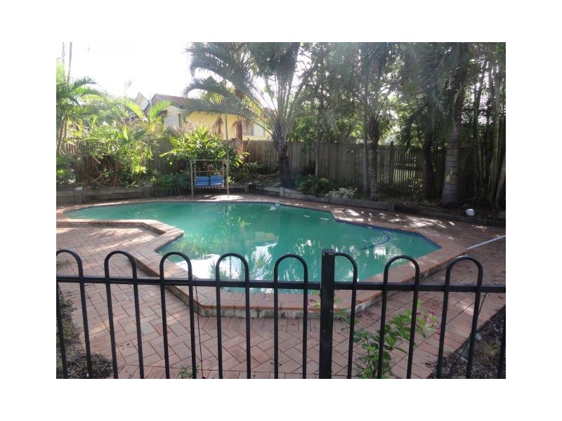 2 Brennan Road, Scarborough QLD 4020