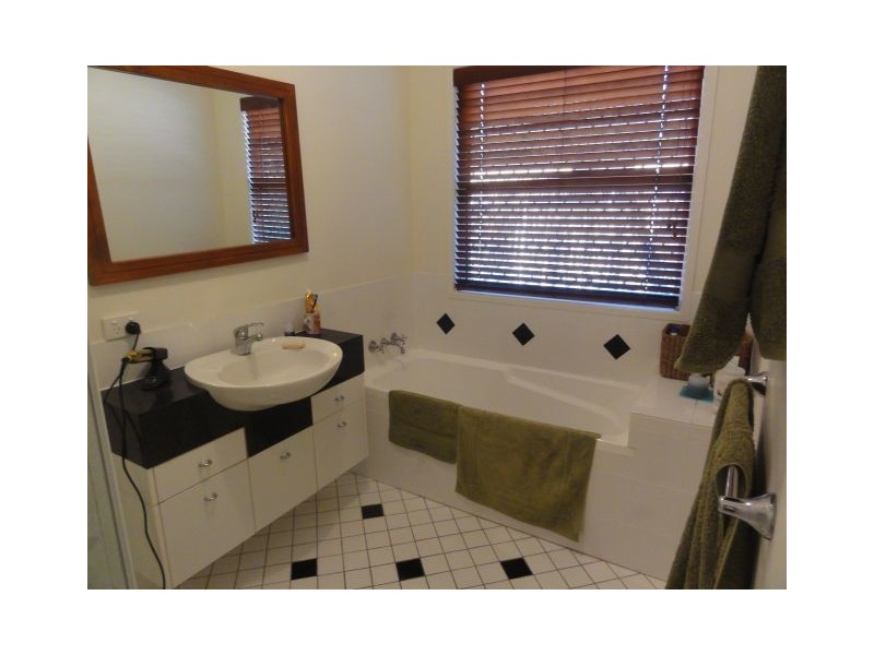 2 Brennan Road, Scarborough QLD 4020