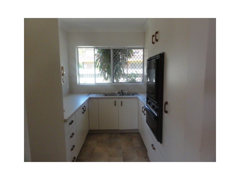 2/39 Wyllie Street, Redcliffe QLD 4020