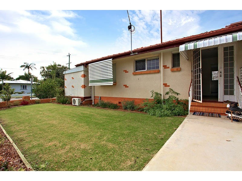 58 Kate Street, Woody Point QLD 4019