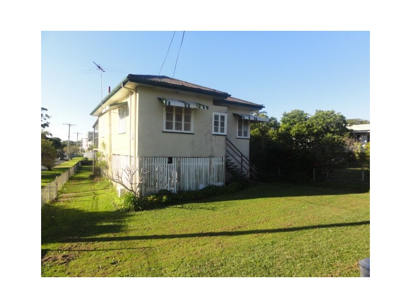 52 Anzac Avenue, Redcliffe QLD 4020