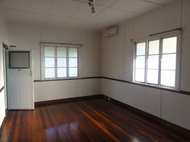 52 Anzac Avenue, Redcliffe QLD 4020