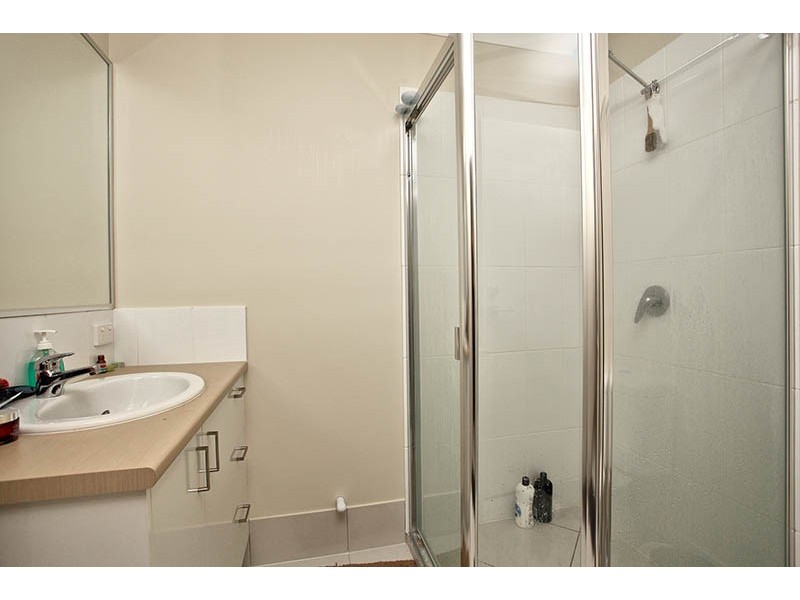 2/58 Kate Street, Woody Point QLD 4019