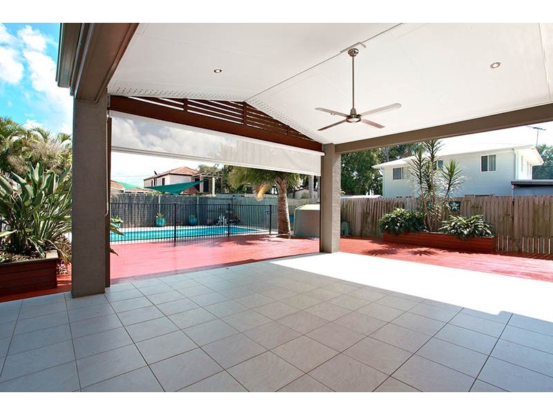 27b Roma Street, Scarborough QLD 4020