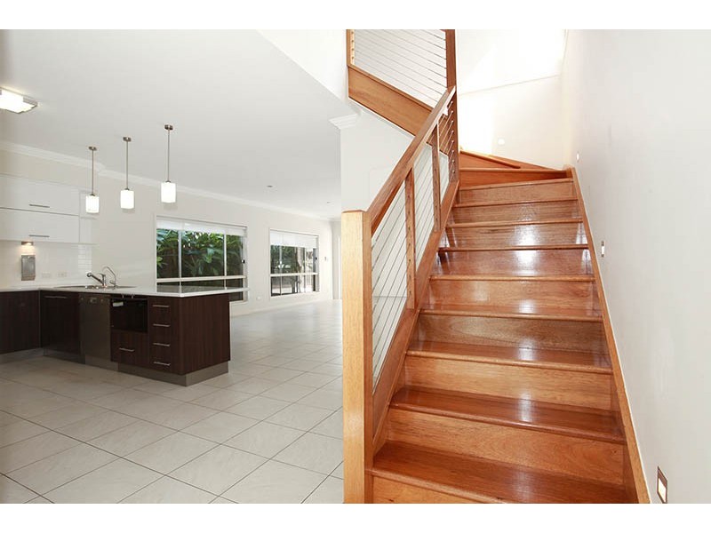 27b Roma Street, Scarborough QLD 4020