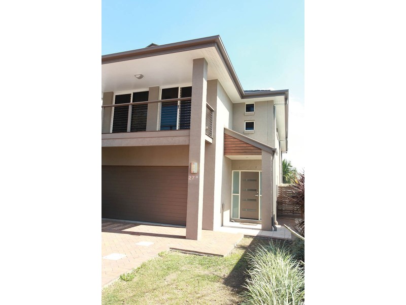 27b Roma Street, Scarborough QLD 4020
