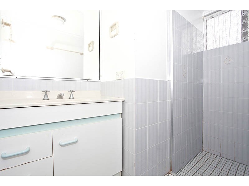 2/13 Meredith Street, Redcliffe QLD 4020