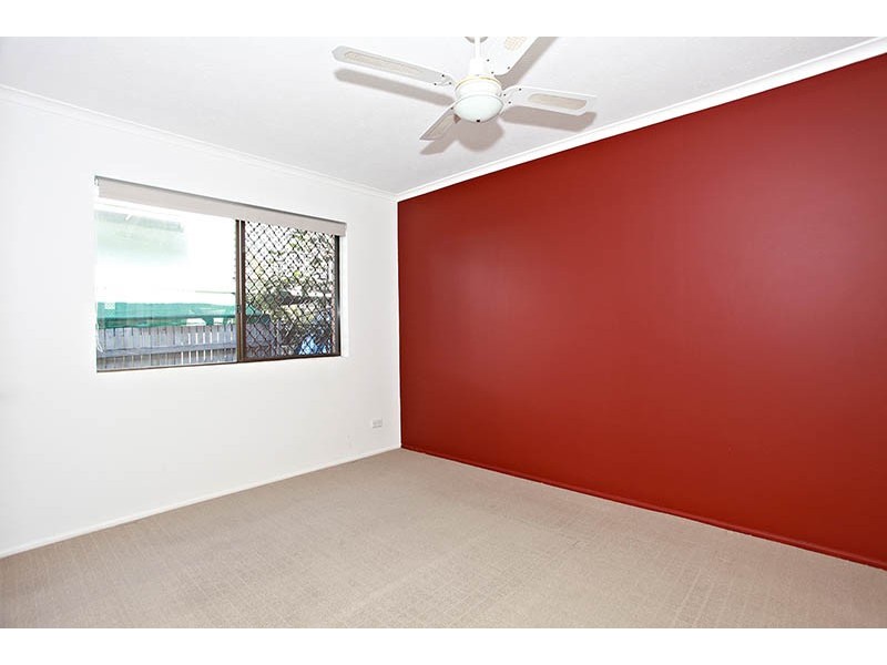 2/13 Meredith Street, Redcliffe QLD 4020