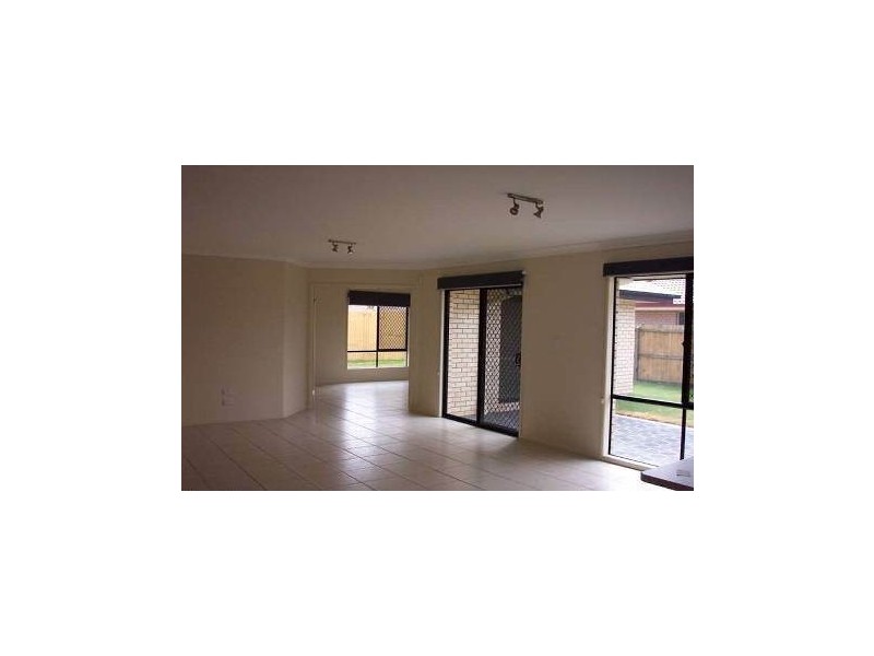 10 Amity Drive, Rothwell QLD 4022