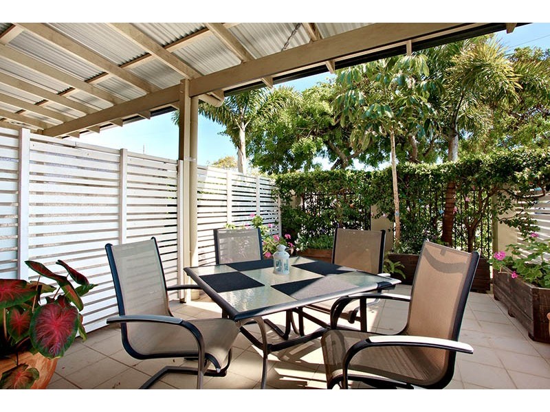 19/3 Rock Street, Scarborough QLD 4020