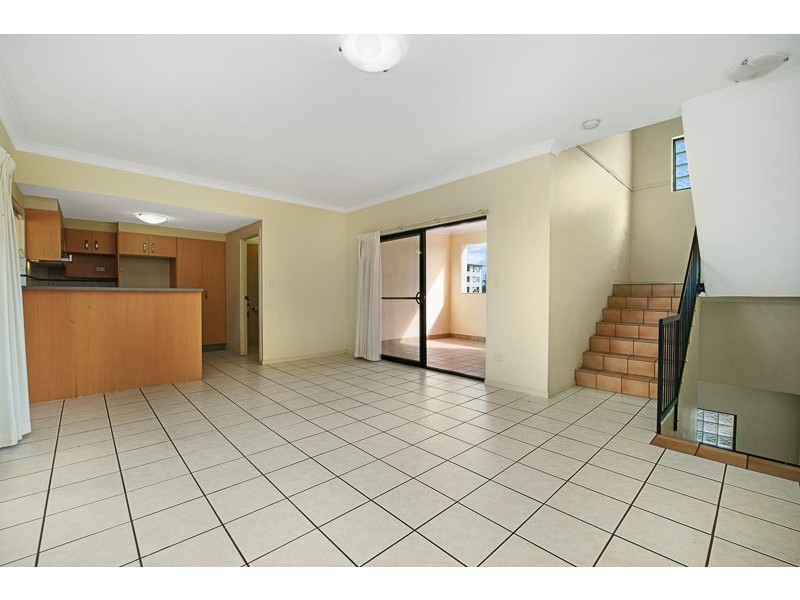 7/2-4 Henry Street, Redcliffe QLD 4020