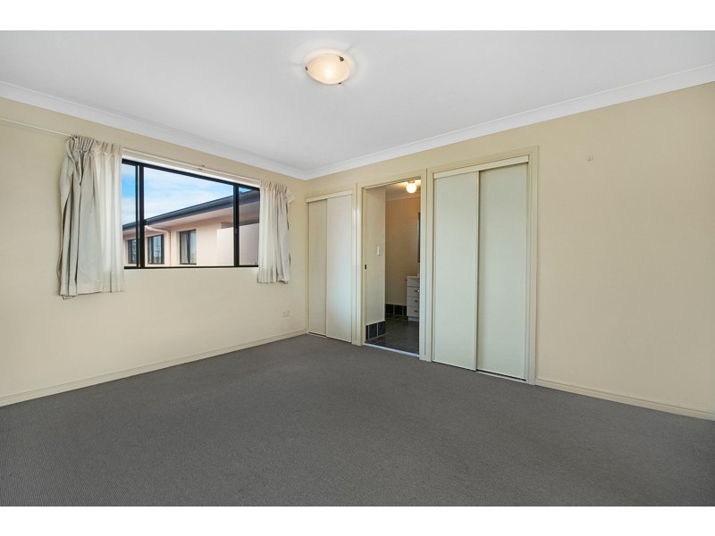 7/2-4 Henry Street, Redcliffe QLD 4020