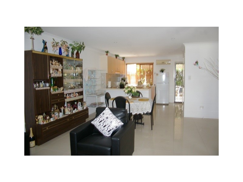 4/17 Lady Bowen Parade, Rothwell QLD 4022