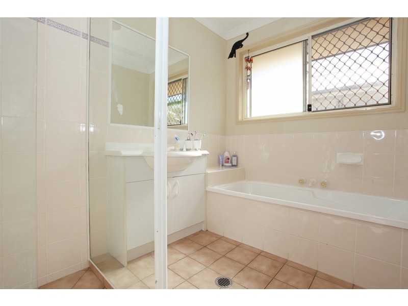 4 Mitchell Court, Rothwell QLD 4022