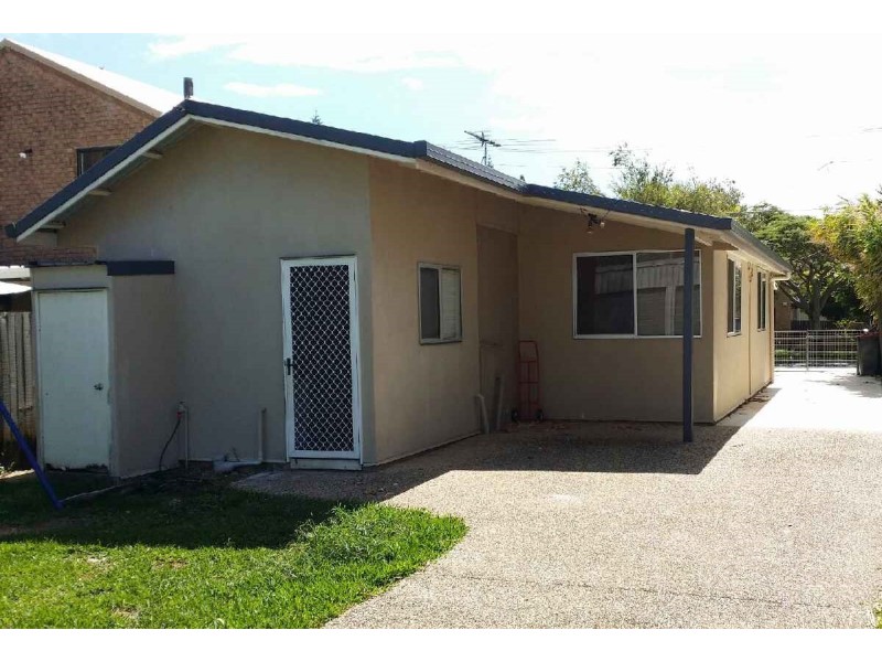 17 Third Avenue, Scarborough QLD 4020