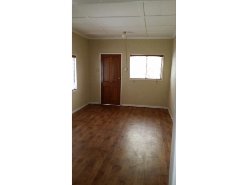 17 Third Avenue, Scarborough QLD 4020