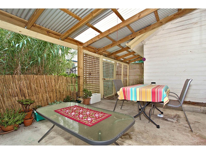 11 John street, Redcliffe QLD 4020