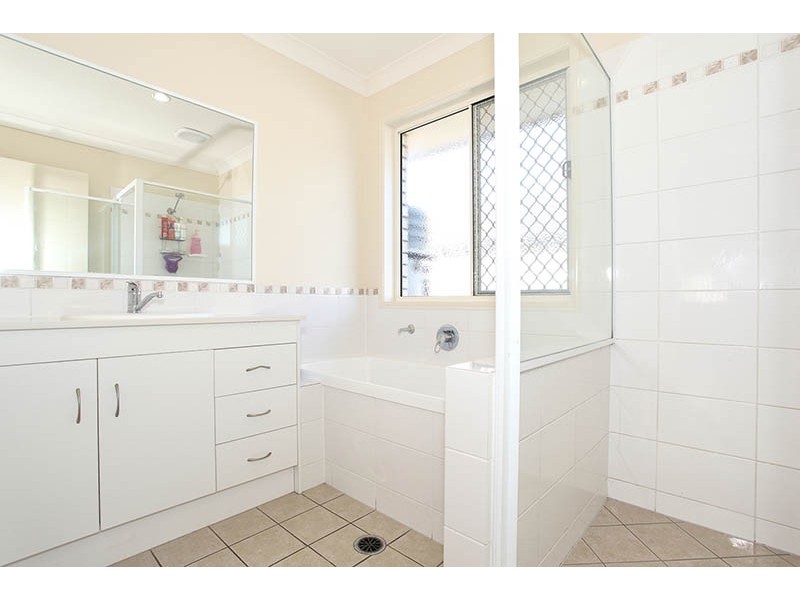 36 Hubner Drive, Rothwell QLD 4022