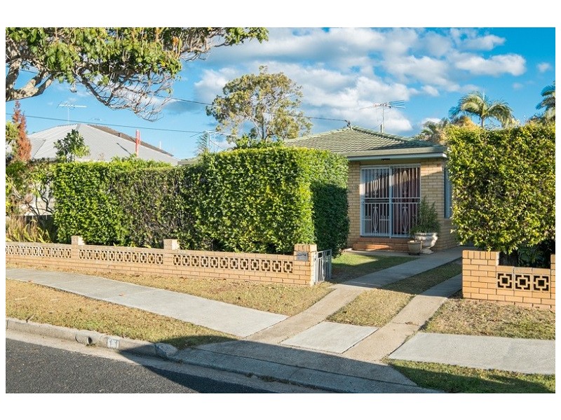 11 Fifth Avenue, Scarborough QLD 4020