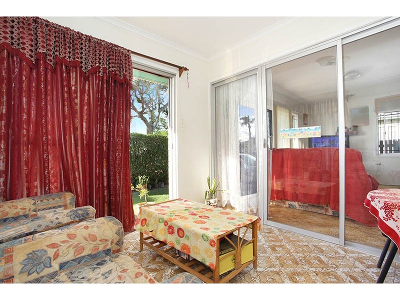 11 Fifth Avenue, Scarborough QLD 4020