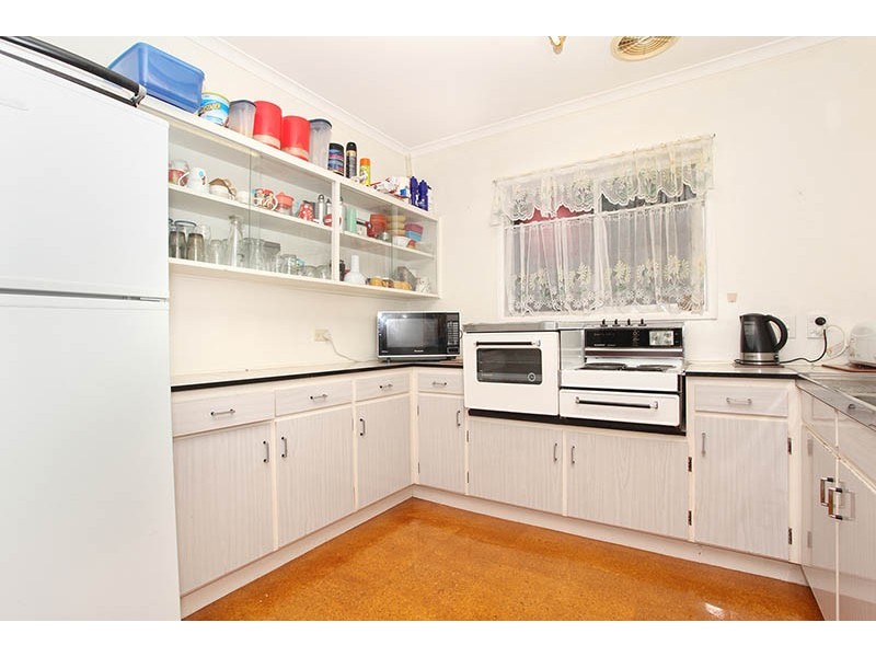 11 Fifth Avenue, Scarborough QLD 4020