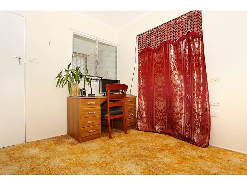 11 Fifth Avenue, Scarborough QLD 4020