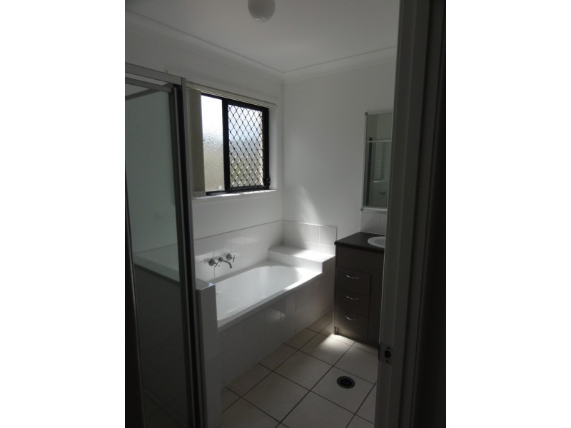 6 Waratah Court, Kallangur QLD 4503