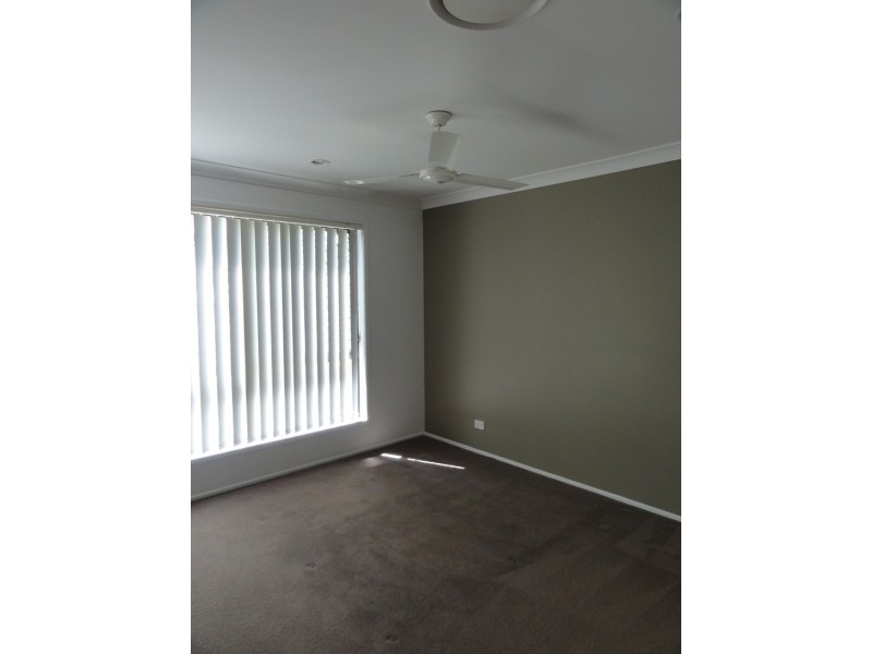 6 Waratah Court, Kallangur QLD 4503