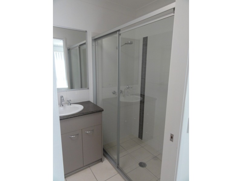 6 Waratah Court, Kallangur QLD 4503