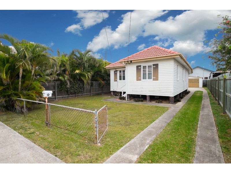 19 Rock Street, Scarborough QLD 4020