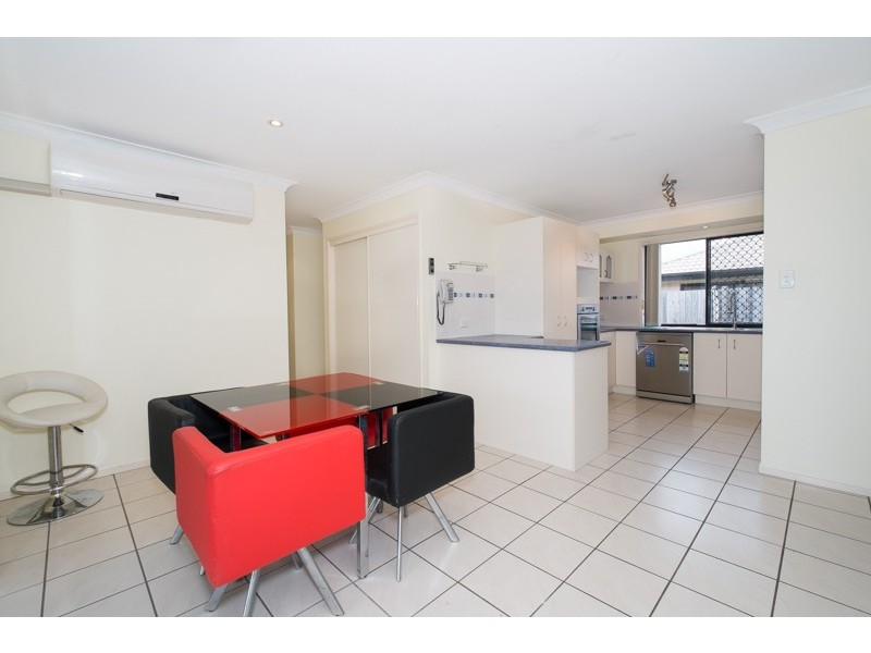 3 Biggera Court, Sandstone Point QLD 4511