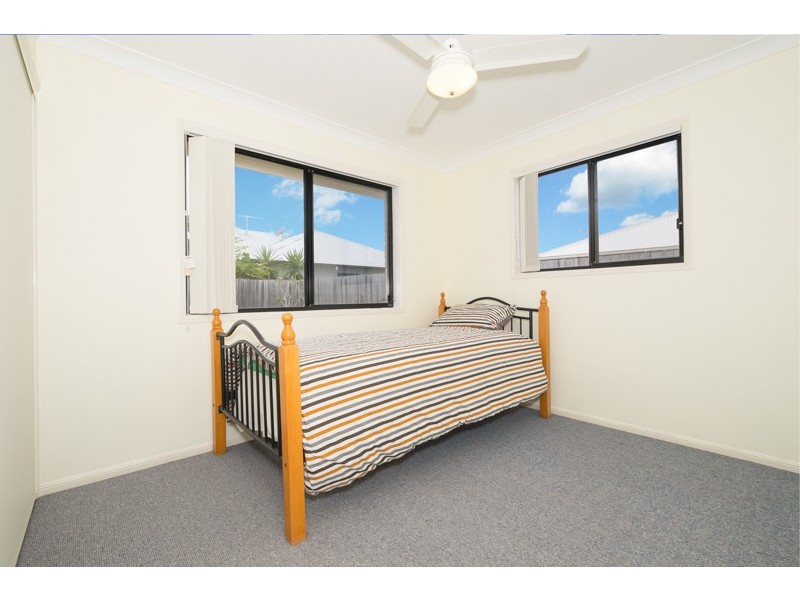 3 Biggera Court, Sandstone Point QLD 4511