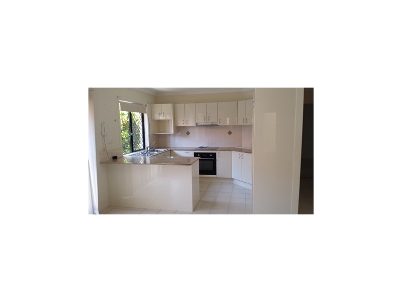 2/671a Oxley Avenue, Scarborough QLD 4020