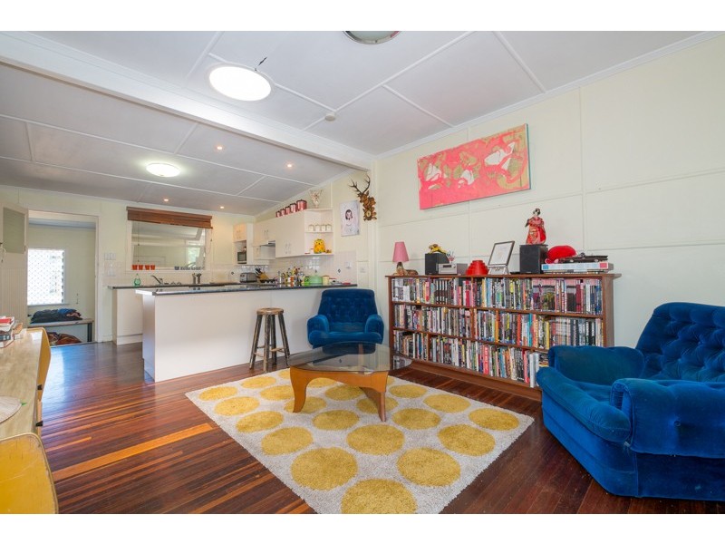 44 Redbank Road, Redcliffe QLD 4020