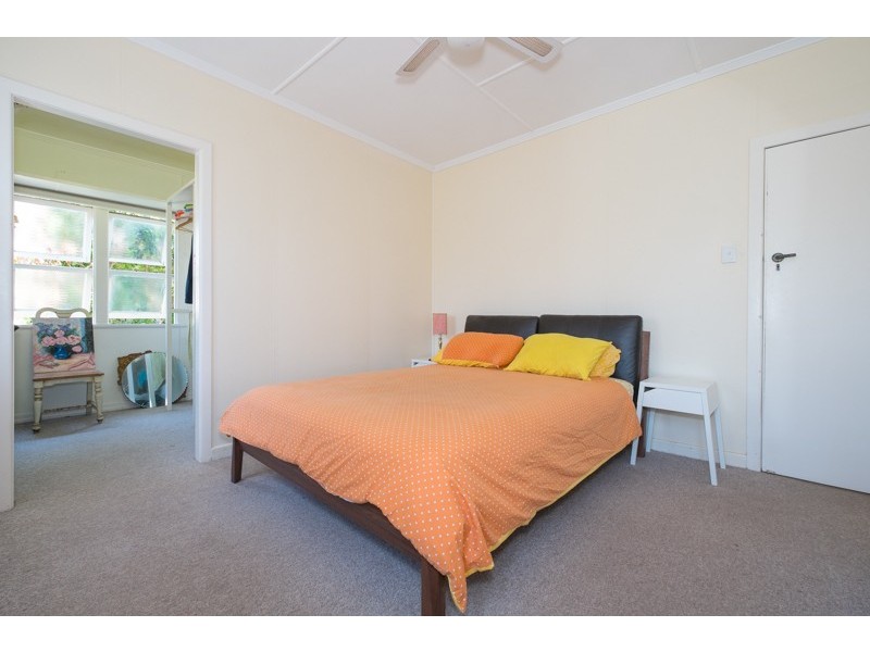 44 Redbank Road, Redcliffe QLD 4020