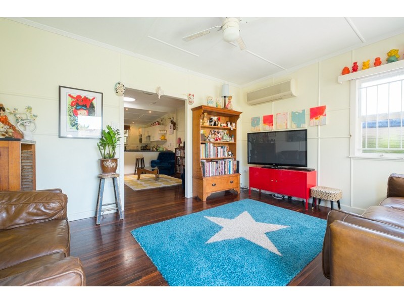 44 Redbank Road, Redcliffe QLD 4020