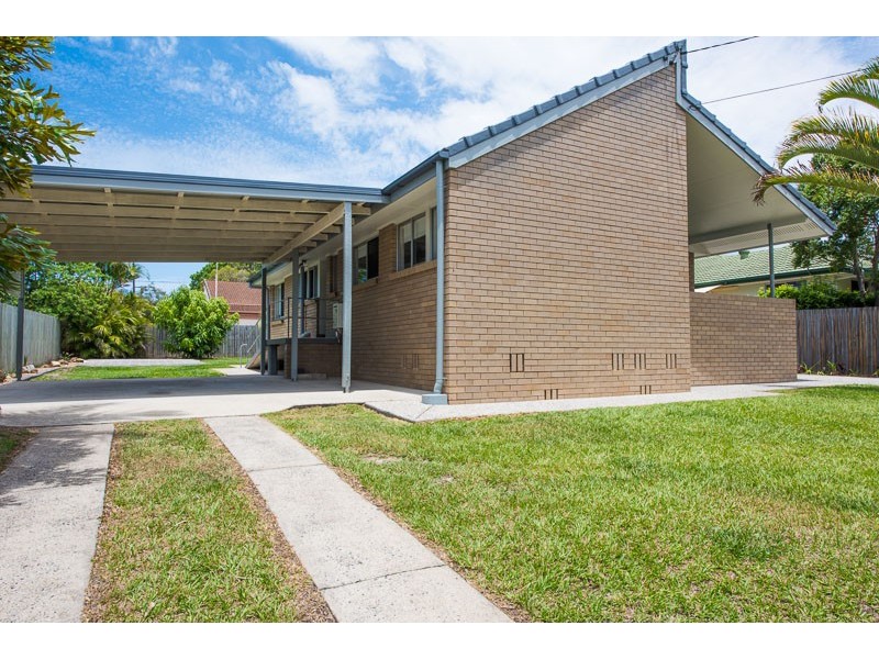 6 Wallace Street, Redcliffe QLD 4020