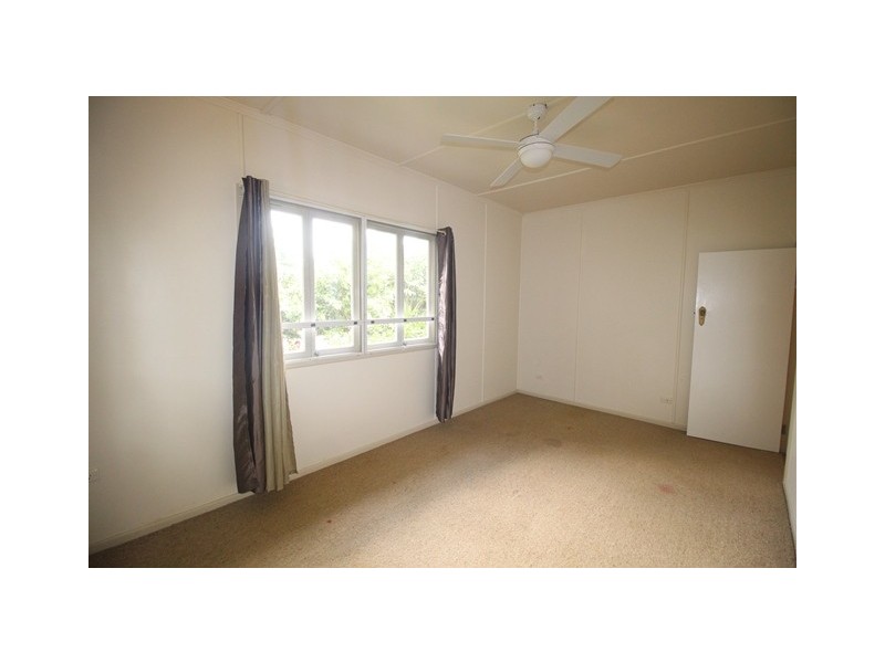 8 Hawthorne Street, Woody Point QLD 4019