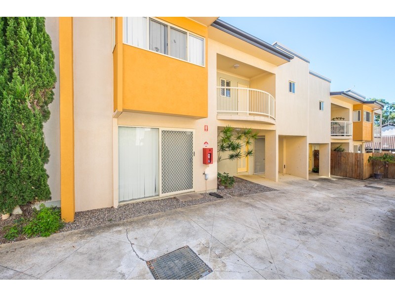 2/36 Silvyn Street, Redcliffe QLD 4020