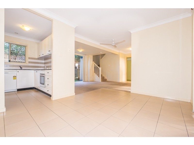2/36 Silvyn Street, Redcliffe QLD 4020
