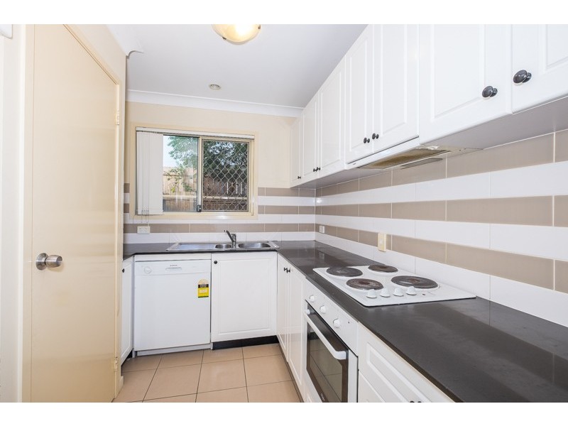 2/36 Silvyn Street, Redcliffe QLD 4020
