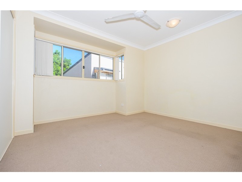 2/36 Silvyn Street, Redcliffe QLD 4020