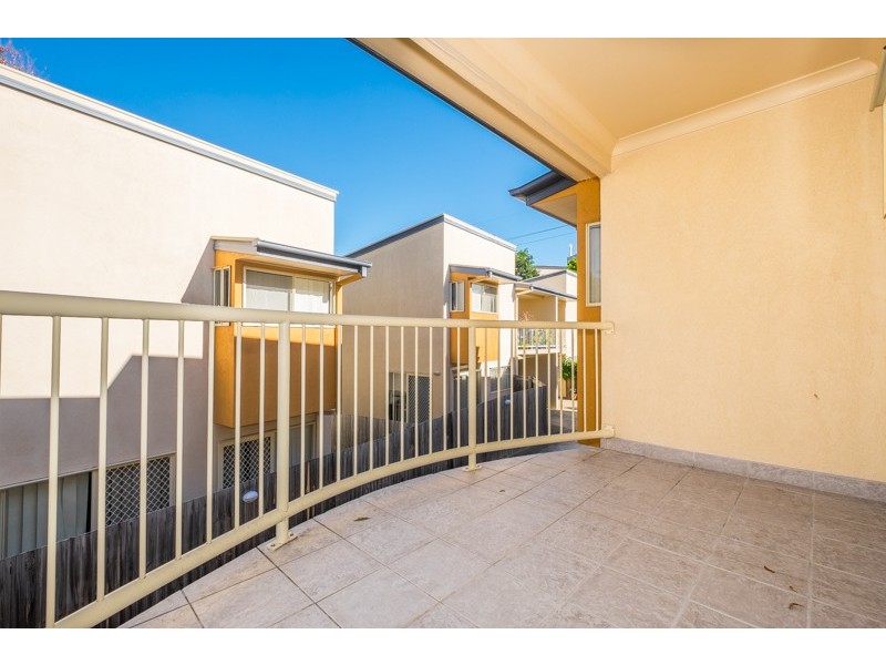 2/36 Silvyn Street, Redcliffe QLD 4020