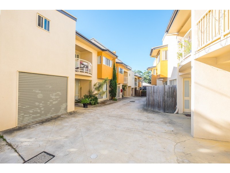 2/36 Silvyn Street, Redcliffe QLD 4020