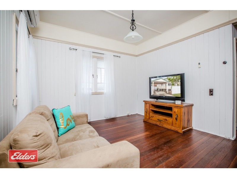 11 Tilley Street, Redcliffe QLD 4020