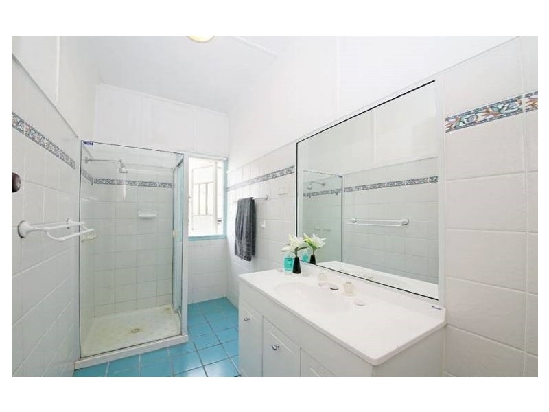 11 Tilley Street, Redcliffe QLD 4020