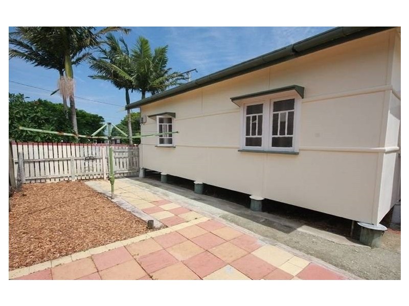 11 Tilley Street, Redcliffe QLD 4020