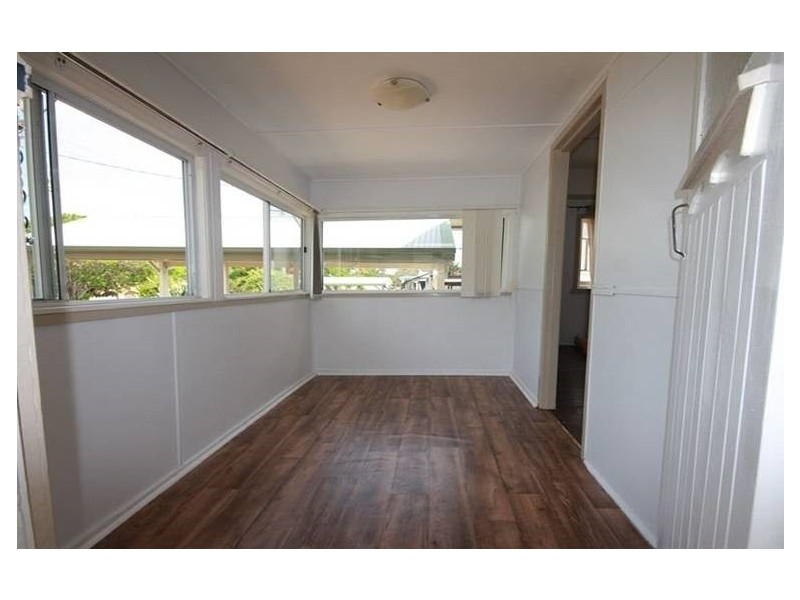 11 Tilley Street, Redcliffe QLD 4020