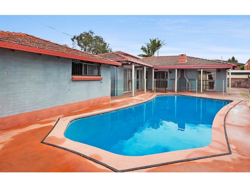 82 Donald Street, Woody Point QLD 4019